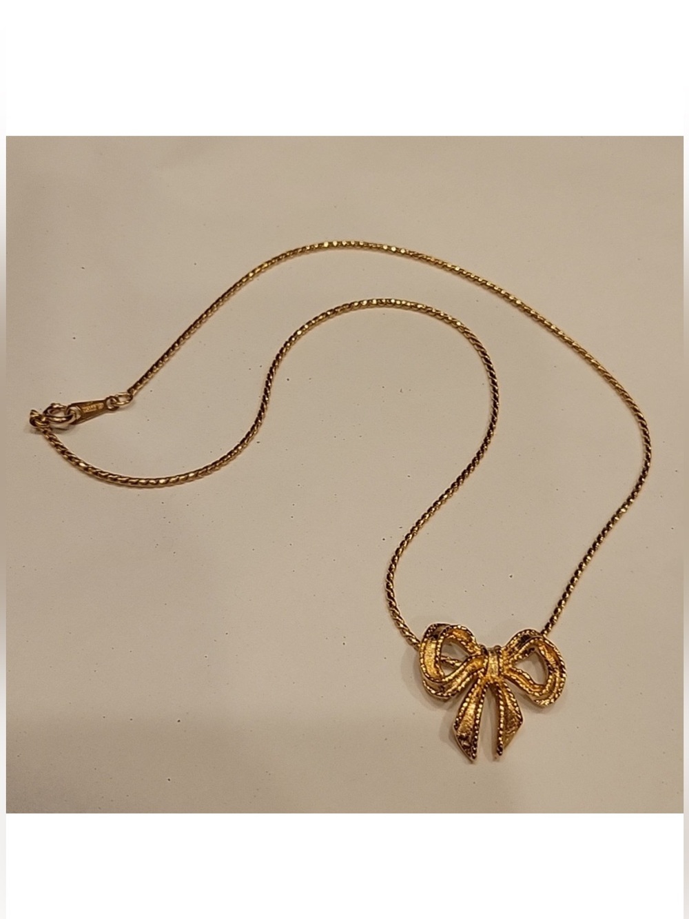 Vintage Avon Gold Bow Pendant Necklace - Elegant Women’s Jewelry